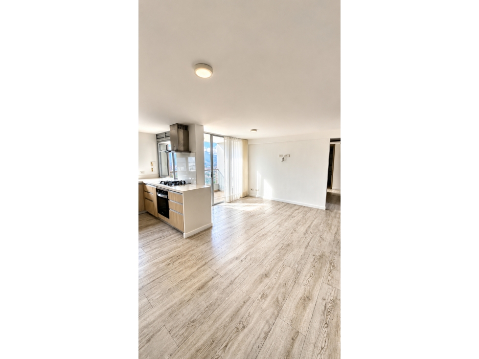 Venta de apartamento en las Brujas, 75 mts Envigado