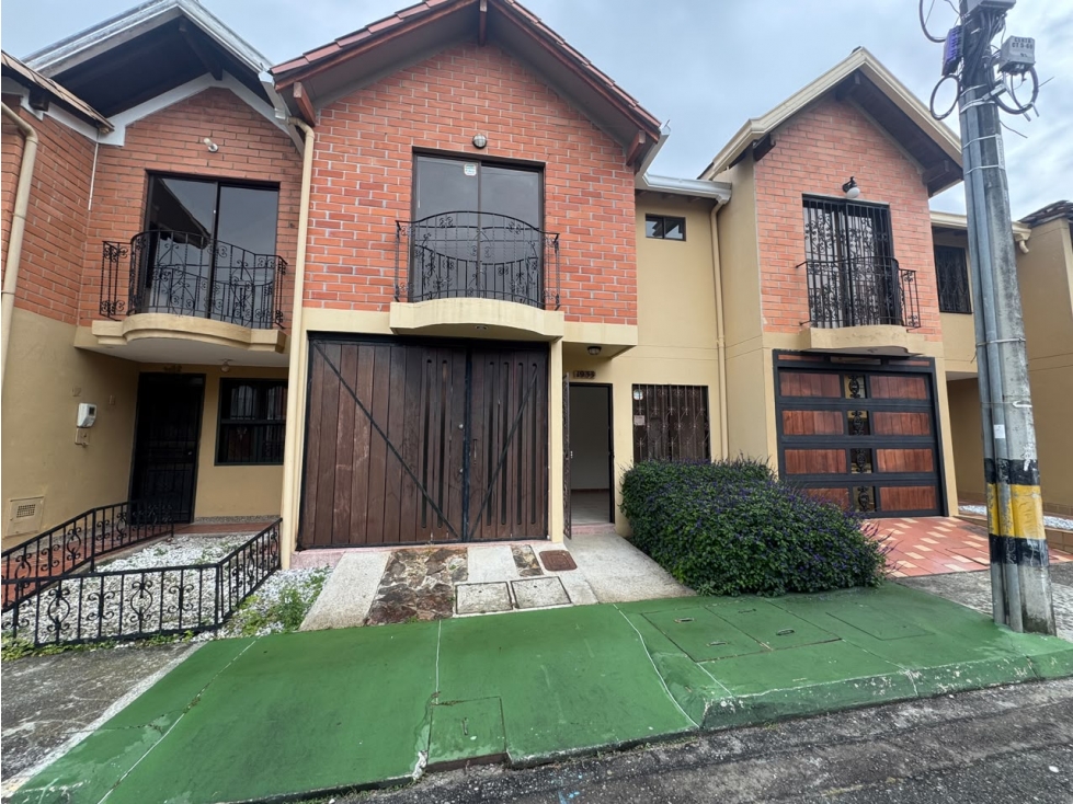 Venta de casa en Rionegro, 172 mts San antonio de pereira