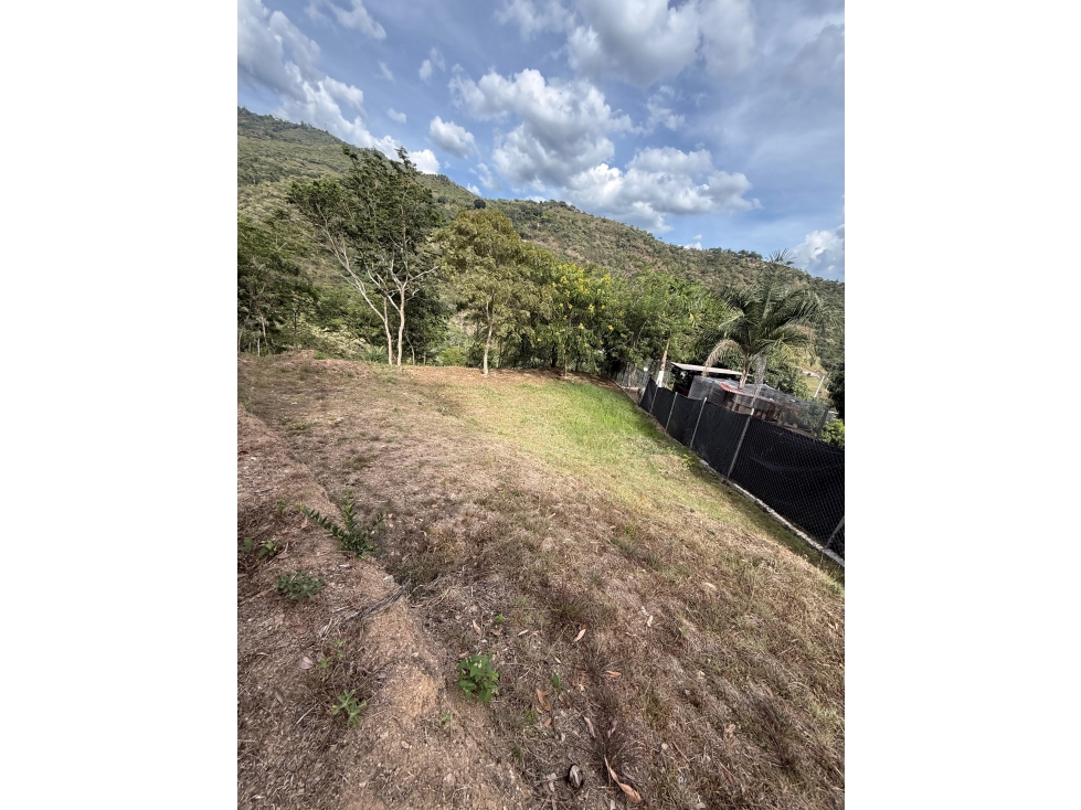Se Vende lote en sopetran
