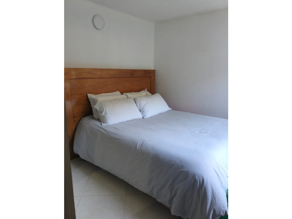 APARTAMENTO EN VENTA LOMA DEL BERNAL REMODELADO — foto 4
