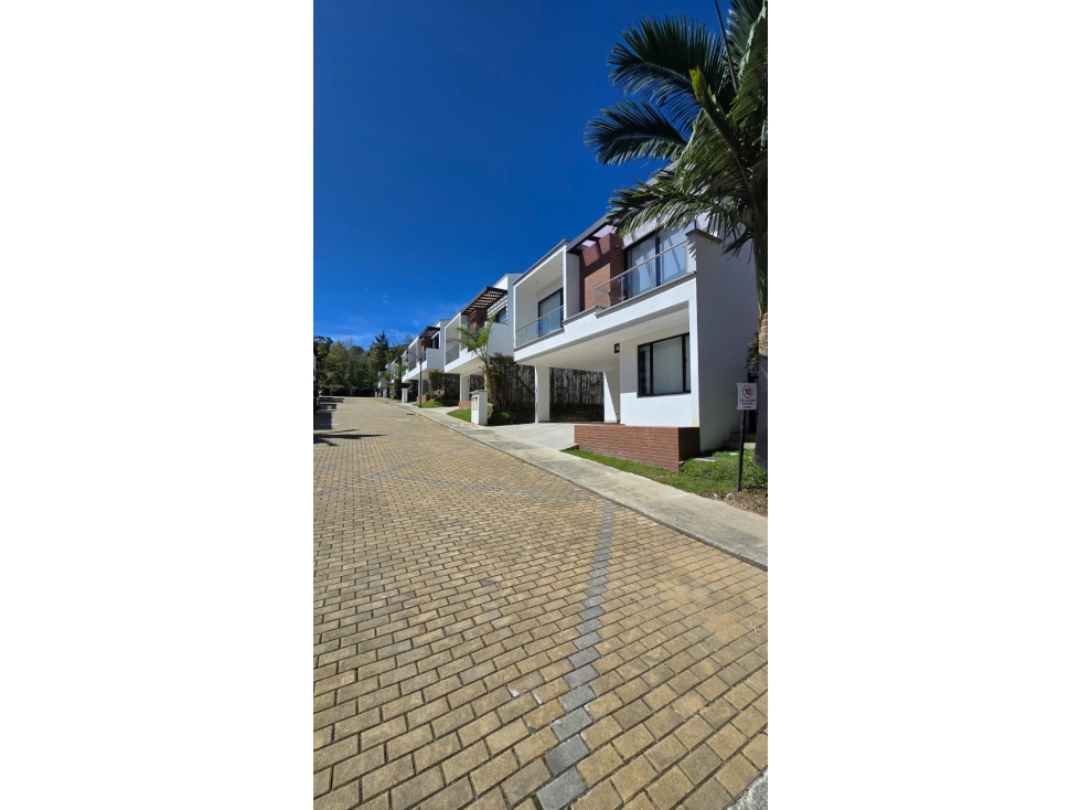 VENTA DE CASA CAMPESTRE EN UNIDAD CERRADA SEMIURBANA EL RETIRO — foto 2