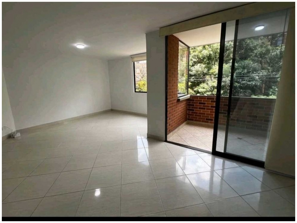 APARTAMENTO EN VENTA MEDELLIN LAURELES — foto 2
