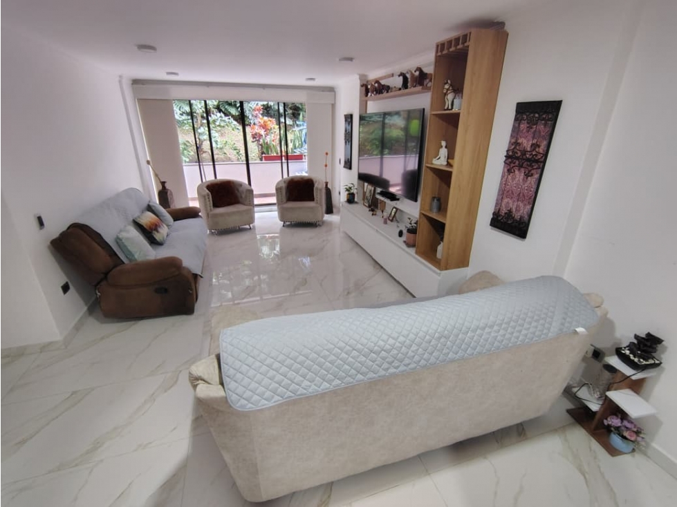 VENTA APARTAMENTO CÓMODO EN PUNTO ESTRATÉGICO DE EL POBLADO