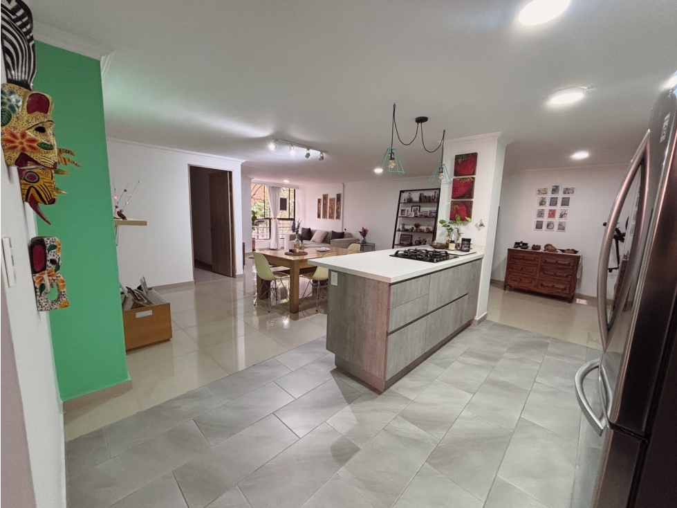 VENTA - Primer piso remodelado en Conquistadores