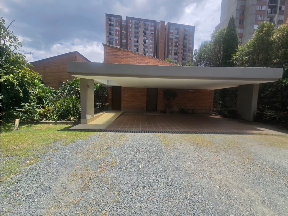 SE VENDE HERMOSA CASA DE UN SOLO NIVEL EN SABANETA 1.200 MTS — foto 2