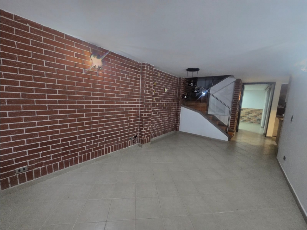 SE VENDE CASA SECTOR SURAMERICA EN ITAGUI 188MTS — foto 2