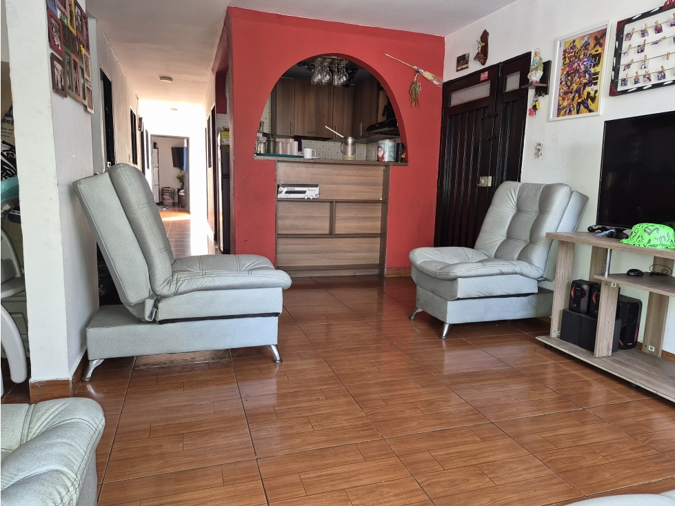 VENDO CASA SEGUNDO PISO EN PEDREGAL PARTE BAJA-CERCA METROCABLE — foto 2