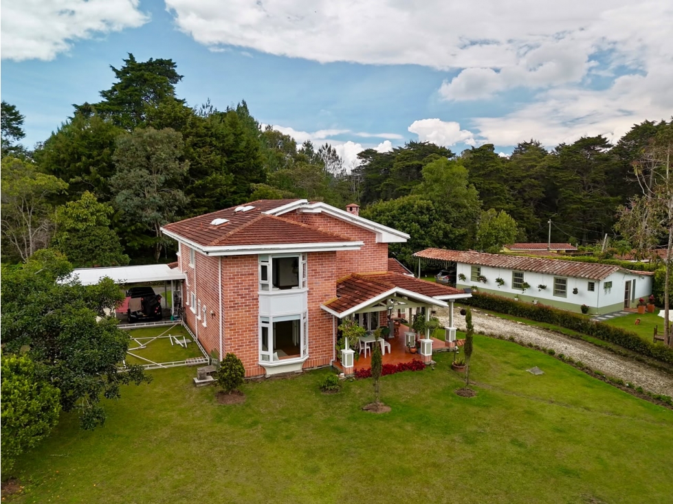 Venta de casa campestre en Santa elena, 2180 mts vereda el mazo - 1