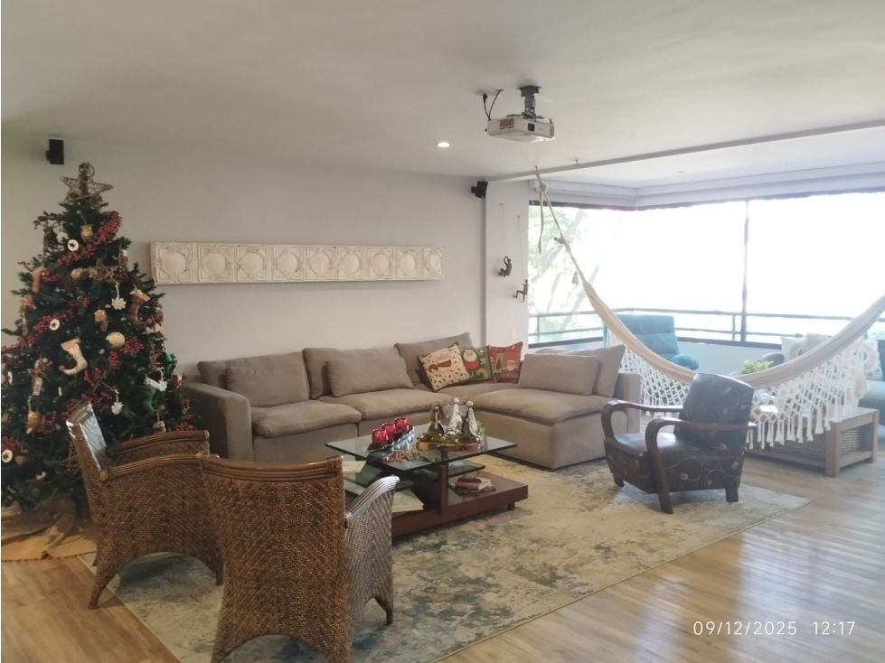 Vendo apartamento con terraza remodelado en Los Balsos — foto 2