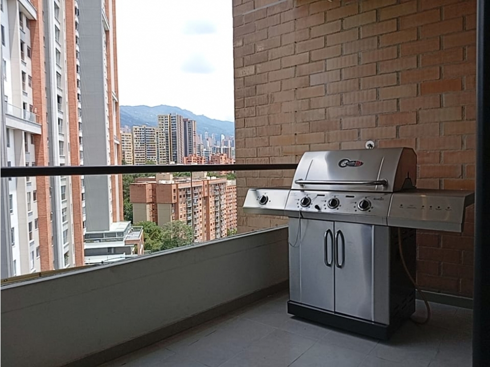 VENTA APARTAMENTO EN CASTROPOL EL POBLADO — foto 4