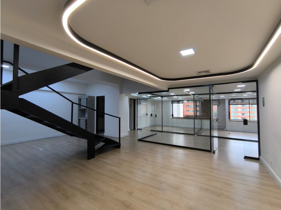 Se vende oficina milla de oro Medellin