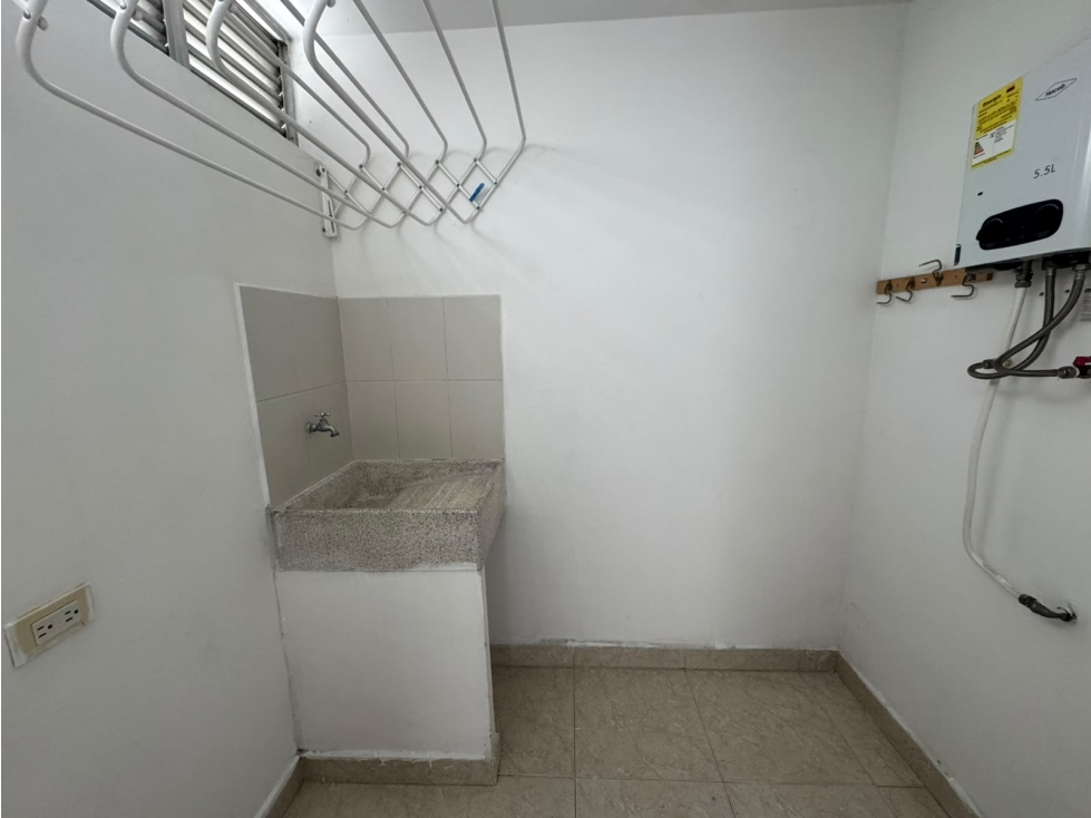 Venta apartamento Medellín Loma de los Bernal área 78 m2 — foto 6
