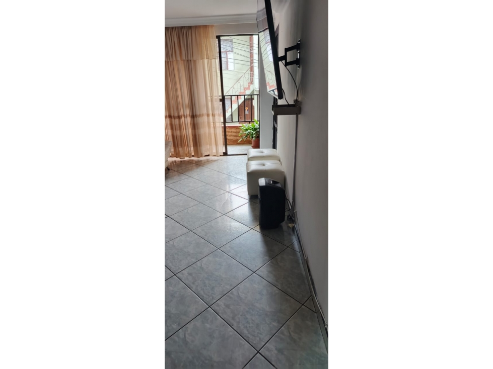VENDO CASA PISO 2 EN EL 12 DE OCTUBRE (PARTE BAJA) | 67 m² APROX. — foto 3