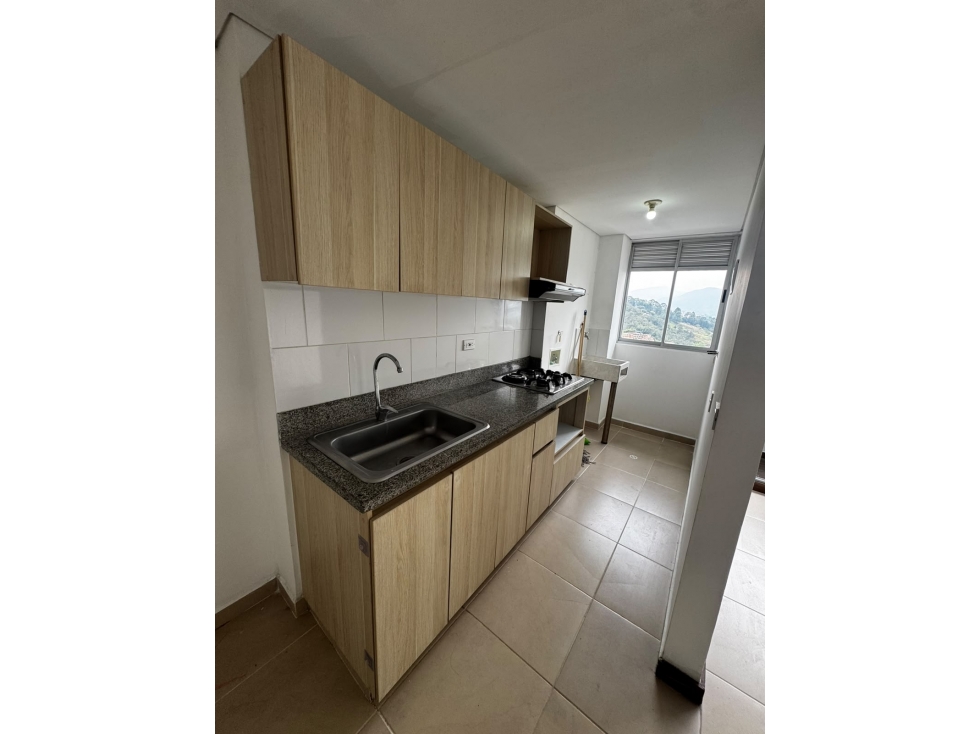 APARTAMENTO CON PARQUEADERO PRIVADO EN LA ESTRELLA