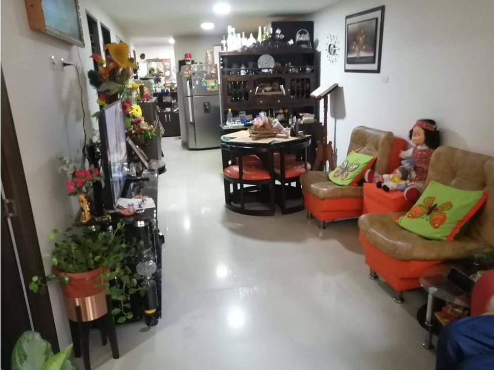 VENDO CASA PRIMER PISO EN BOYACÁ LAS BRISAS-MEDELLIN-CALLE AMPLIA — foto 2