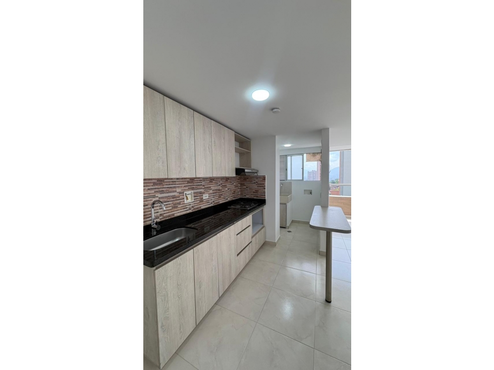 Venta de Apartamento 81m2 con parqueadero en Urbanización, Sabaneta — foto 4