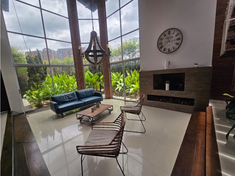 SE VENDE CASA SECTOR LAS LOMITAS EN SABANETA 460 MTS