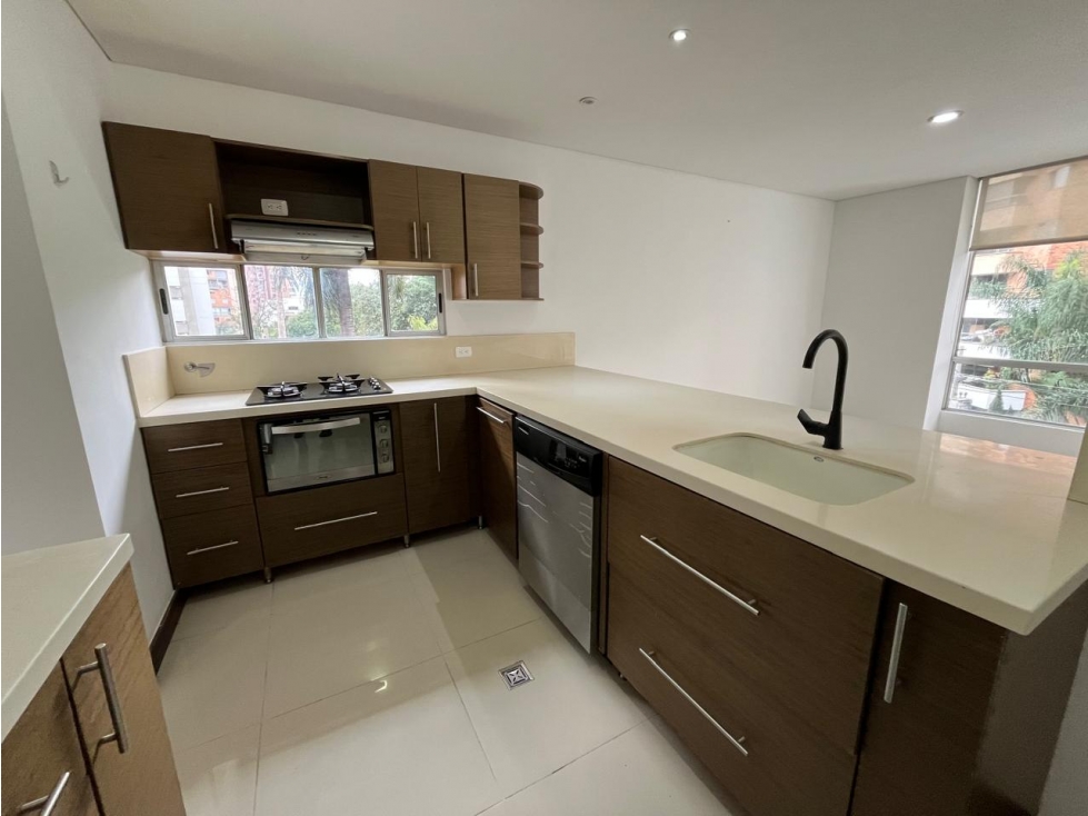 Apartamentro tres acobas todas con baño privado