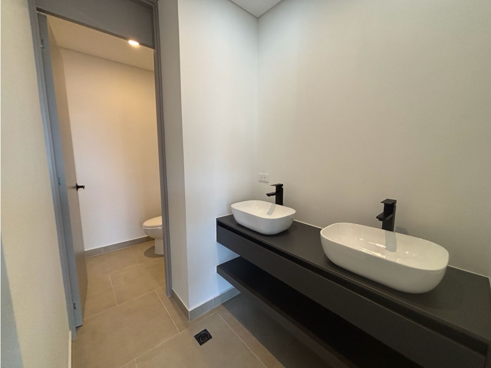 VENTA PENTHOUSE DUPLEX PARA ESTRENAR EN CONQUISTADORES — foto 2