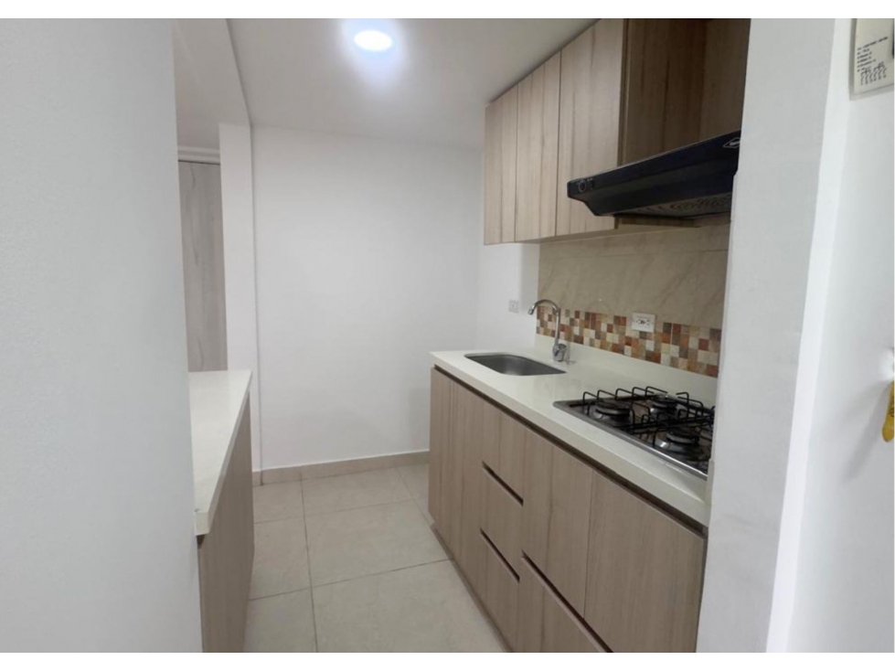 Apartamento con parquiadero y útil, Loma de San José, Sabaneta — foto 3