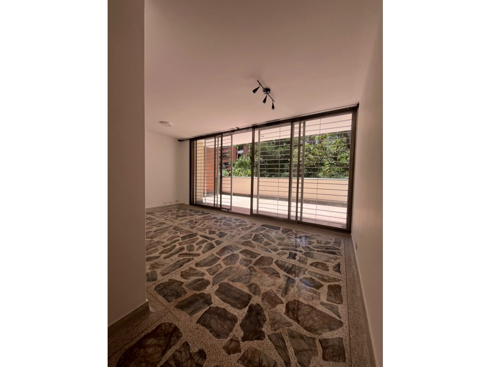 Se vende apartamento en El Poblado sector La Visitación