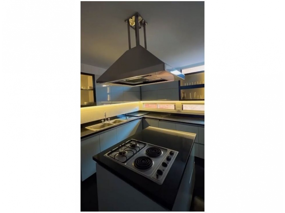 VENDO EXCLUSIVO APARTAMENTO DÚPLEX AMOBLADO EN LAURELES — foto 6