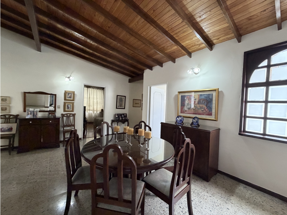 VENTA DE CLASICO APARTAMENTO DE 150 M² EN CONQUISTADORES | MEDELLÍN — foto 2