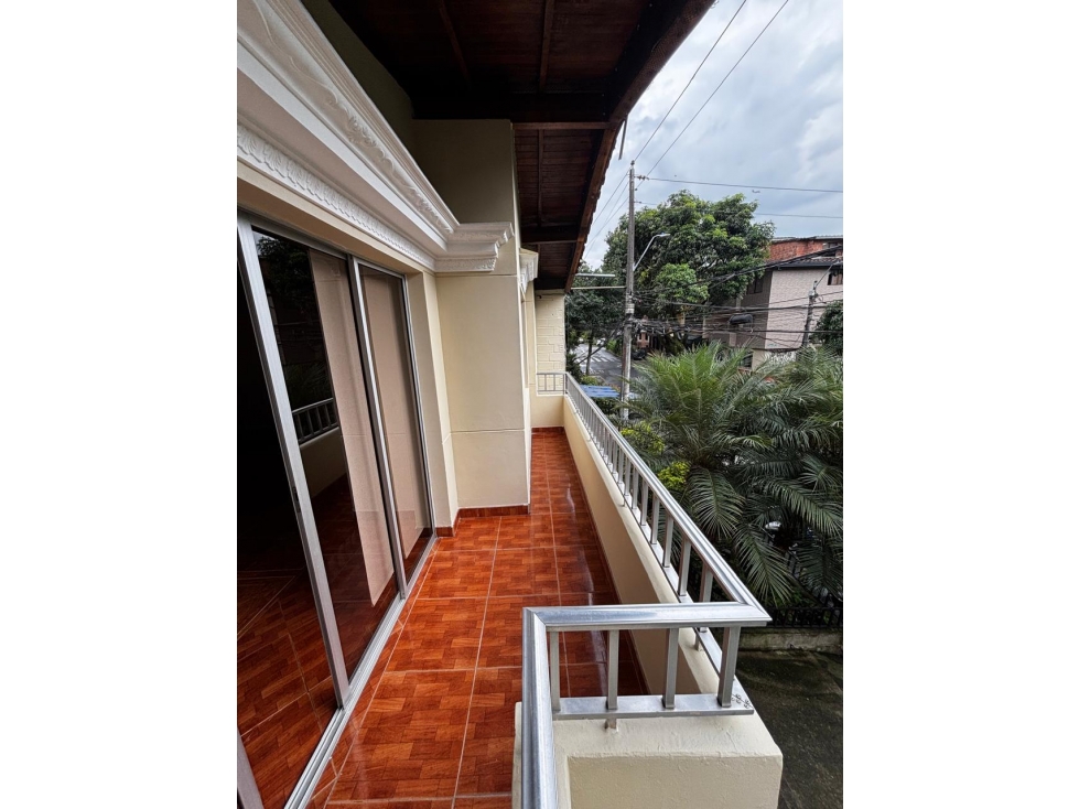 Se Vende Casa 2do y 3er Piso Barrio Las Flores en Envigado 130mts — foto 2