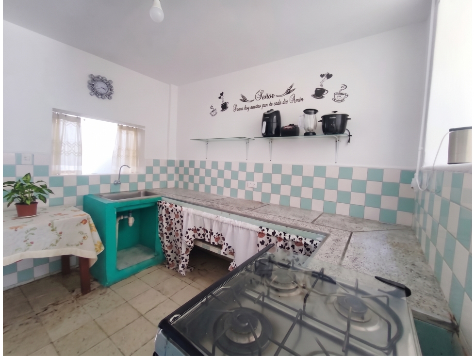 VENDO CASA A REMODELAR EN BELLO BARRIO EL CONGO-BELLO-PISO 1