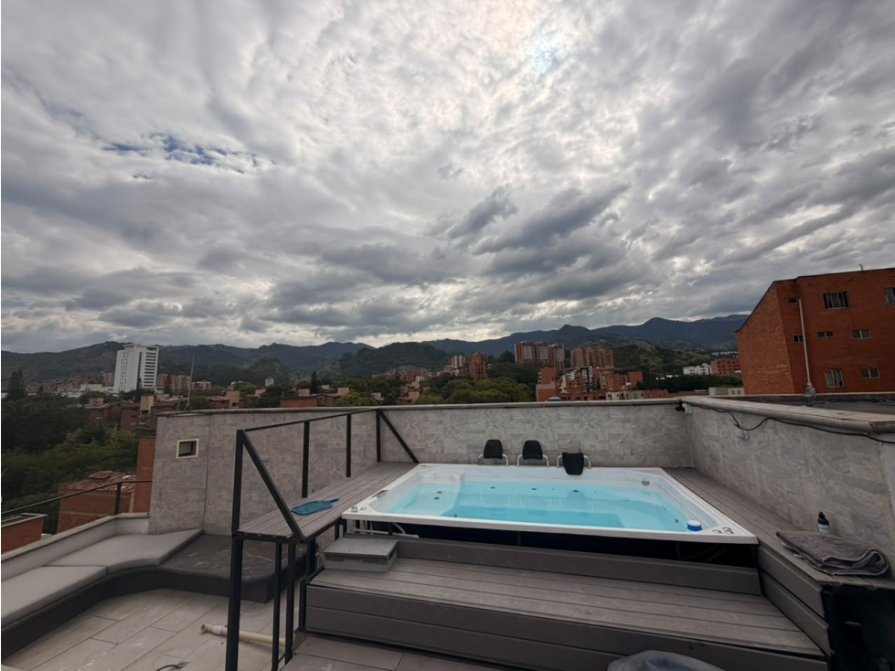 LVC Penthouse Triplex en Venta Laureles — foto 2