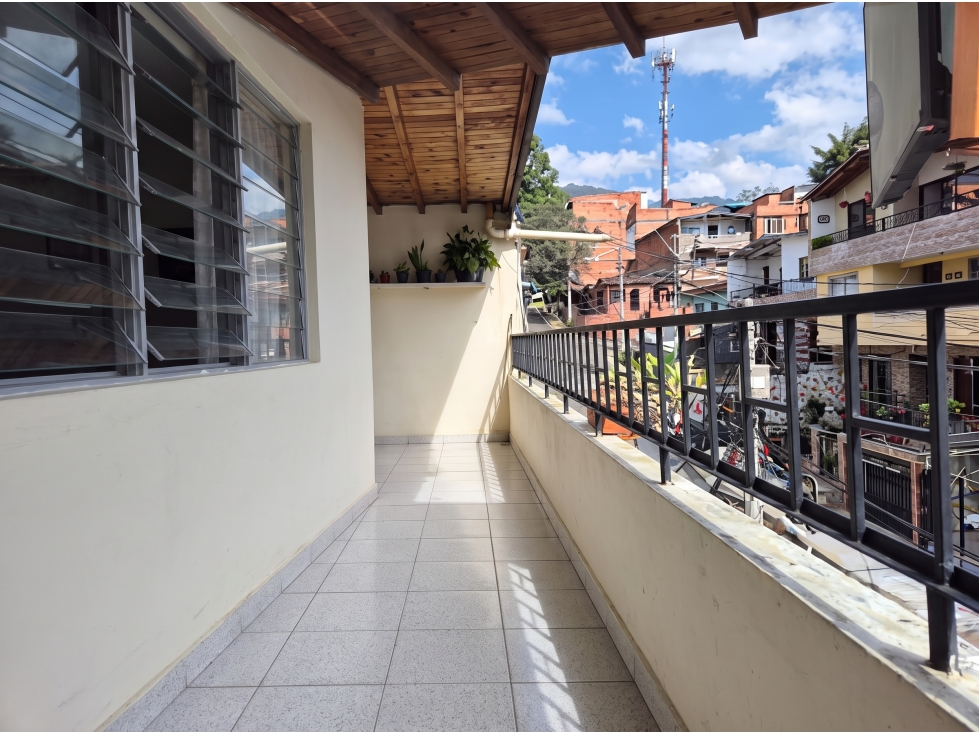 VENDO 2 APARTAMENTOS EN UNA ESCRITURA EN FLORENCIA PARTE BAJA — foto 2