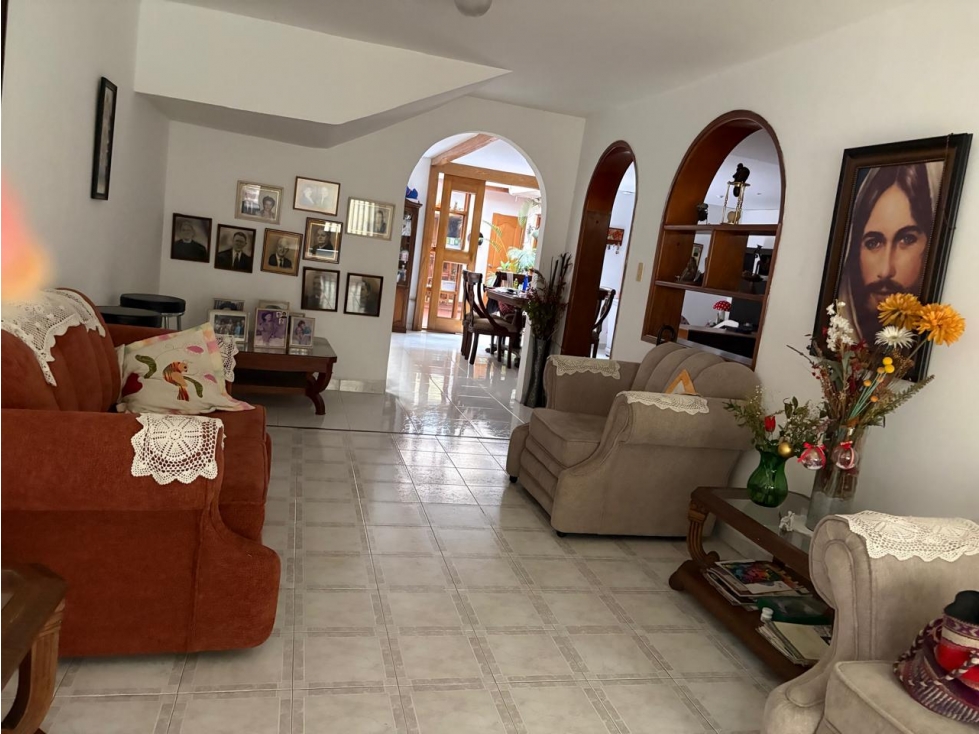 Casa en venta en Simón Bolívar | 300 m² | Precio negociable / T.MyC