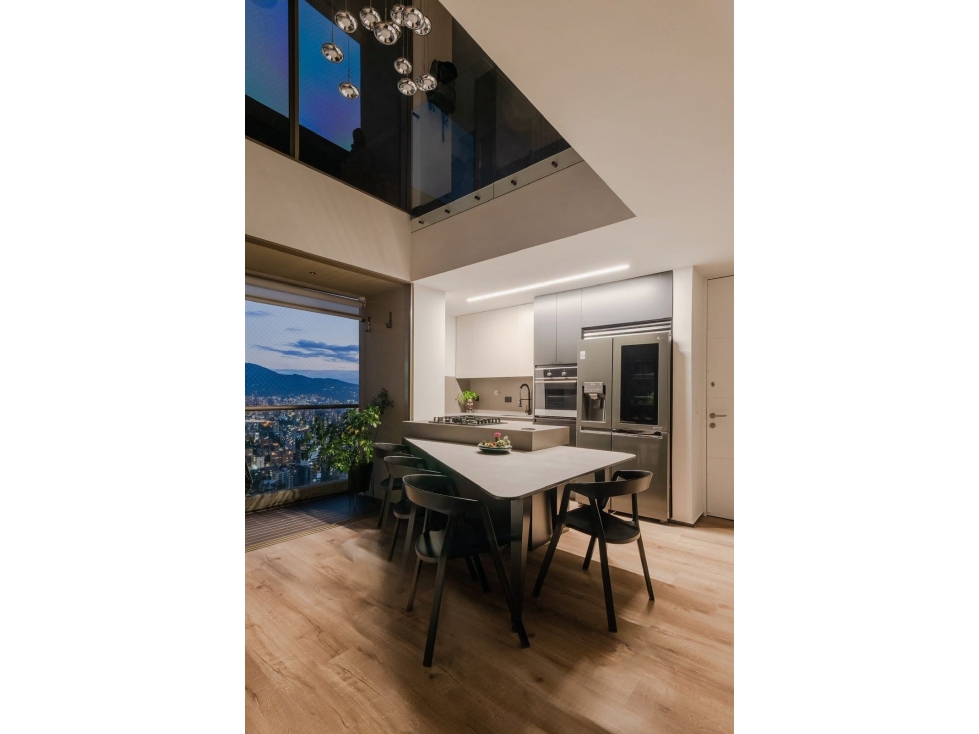 Espectacular Penthouse en El Poblado Amoblado 130 Mts. — foto 5