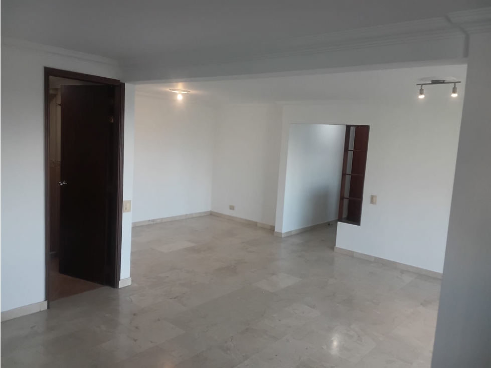 APARTAMENTO PARA LA VENTA EN EL POBLADO SECTOR LOS BALSOS. — foto 3