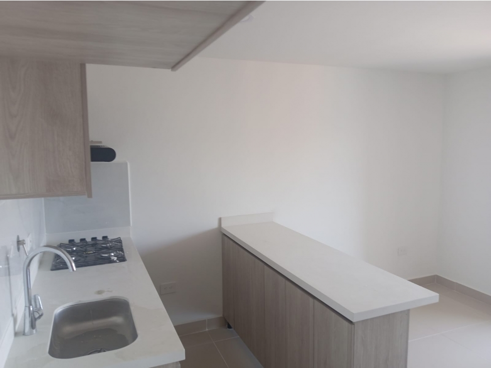 APARTAESTUDIO CON PARQUEADERO EN VENTA EN SABANETA - CALLE LARGA — foto 6