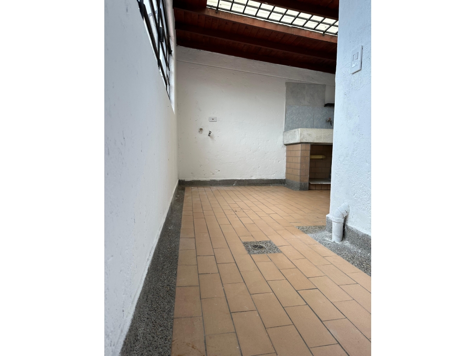 VENTA DE CASA EN ITAGÜÍ SECTOR SAN FRANCISCO — foto 3
