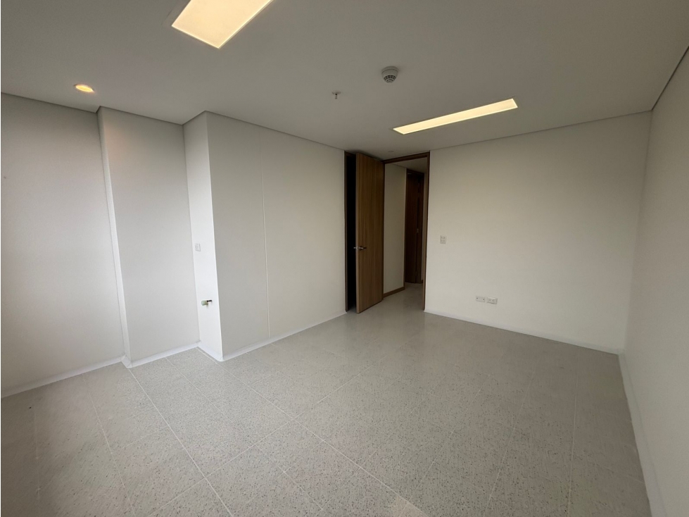VENTA CONSULTORIO PARA ESTRENAR EN TORRE MEDICA VHITA — foto 2