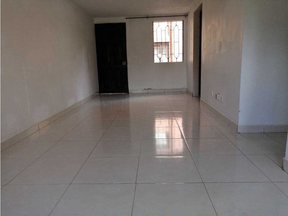 VENDO APTO EN GRAN AVENIDA-BELLO-PISO 1 UNIDAD-PARQUEADERO COMÚN — foto 2