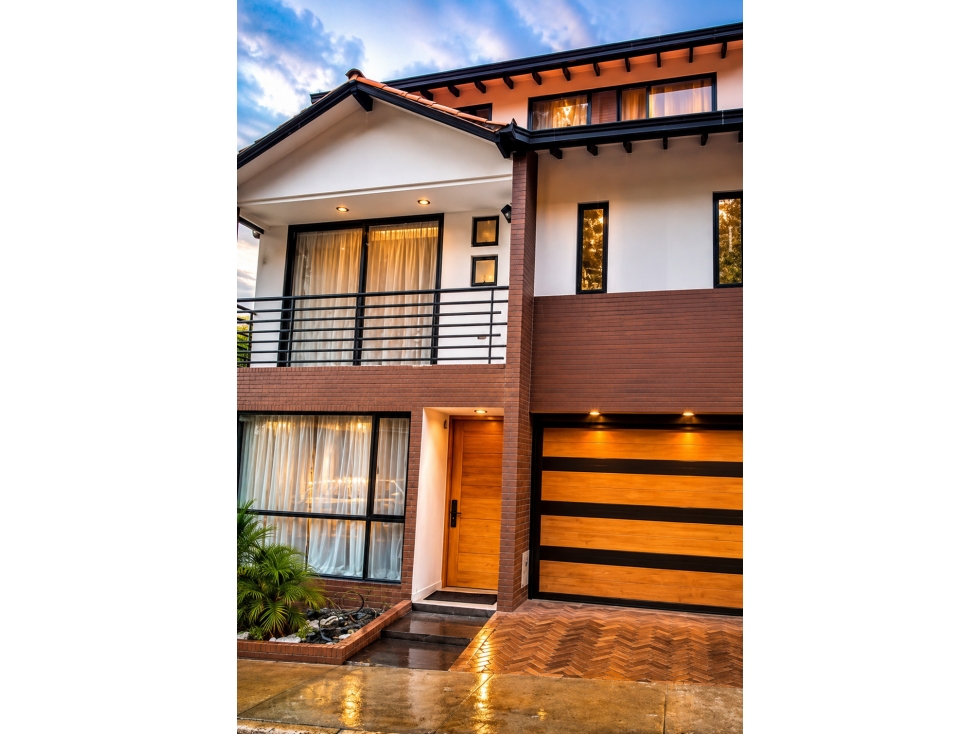 Venta de casa en el Retiro, 229 mts