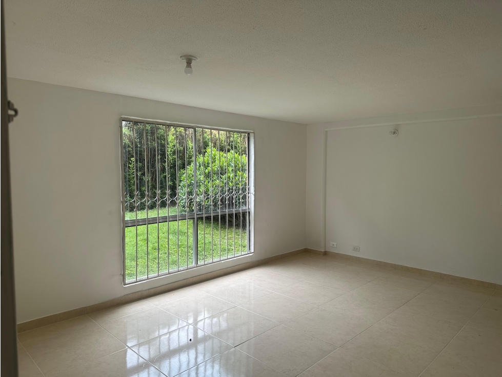 Se vende apartamento en La Mota primer piso