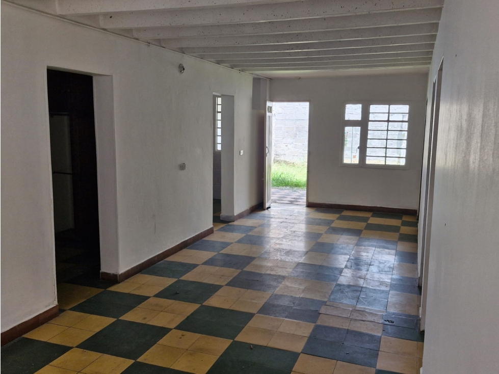 Se vende casas en 1 y 2 piso Barrio Girardot