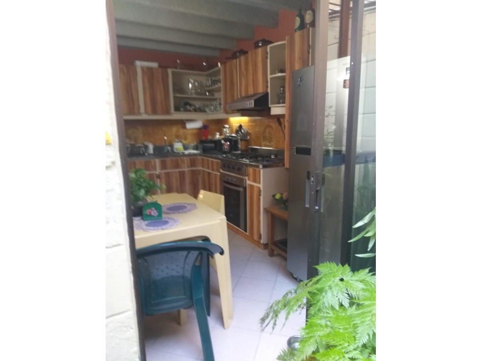 VENDO CASA LOTE UNIFAMILIAR EN CABAÑAS PARTE BAJA | 255 m² CONSTRUIDOS — foto 2