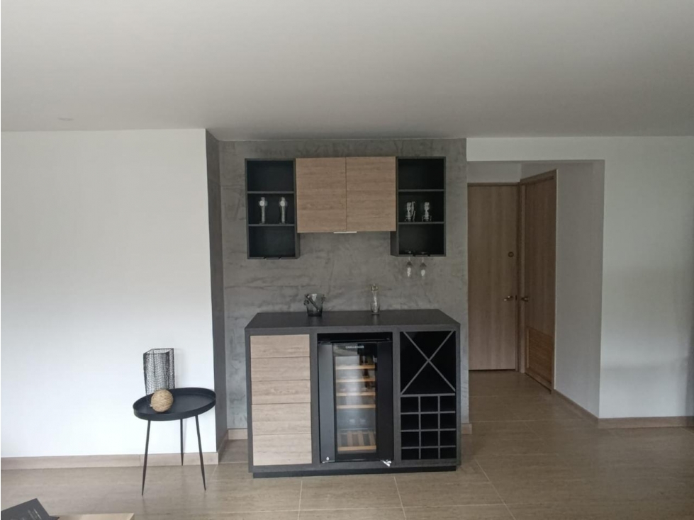 VENTA DE APARTAMENTO AMOBLADO EN EL POBLADO SECTOR LOMA SAN JULIÁN — foto 5