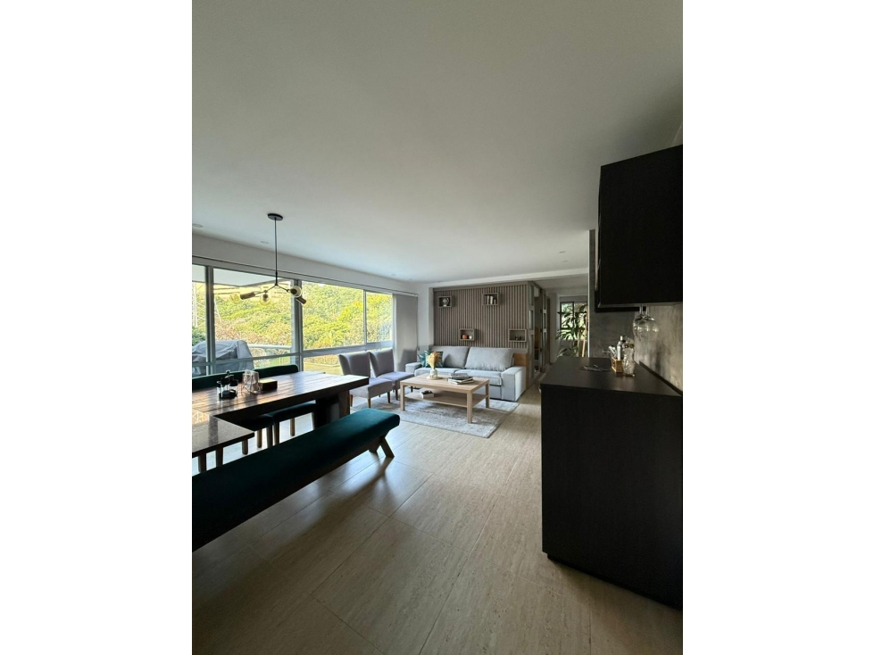 VENTA DE APARTAMENTO AMOBLADO EN EL POBLADO SECTOR LOMA SAN JULIÁN — foto 2