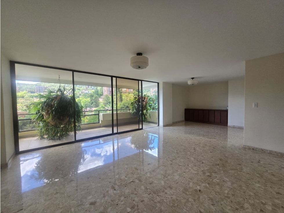 SE VENDE APARTAMENTO PENTHOUSE SECTOR LA CONCHA EN EL POBLADO 322MTS