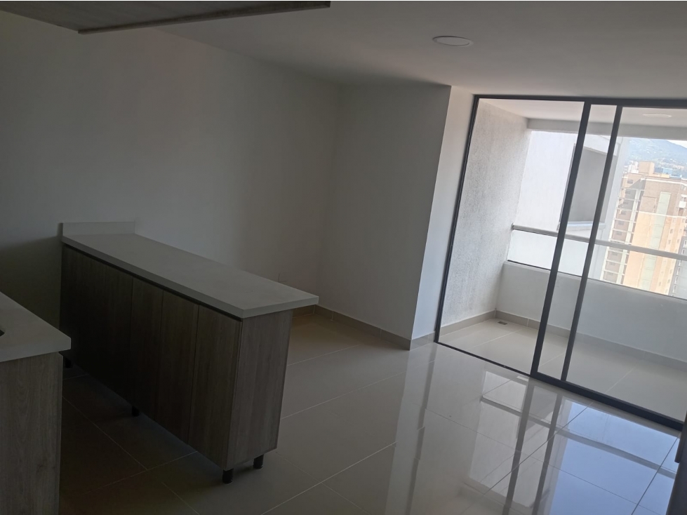 APARTAESTUDIO CON PARQUEADERO EN VENTA EN SABANETA - CALLE LARGA — foto 2