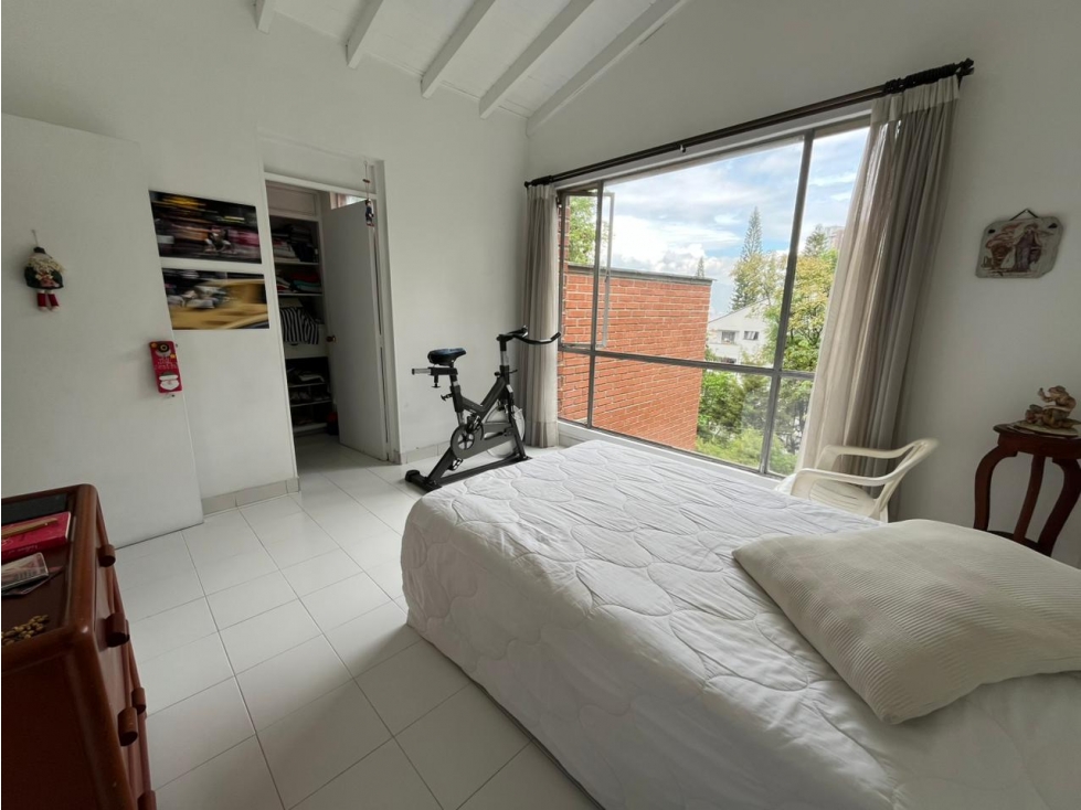 VENTA DE APARTAMENTO PARA REMODELAR EN EL POBLADO TRANSVERSAL INFERIOR — foto 3