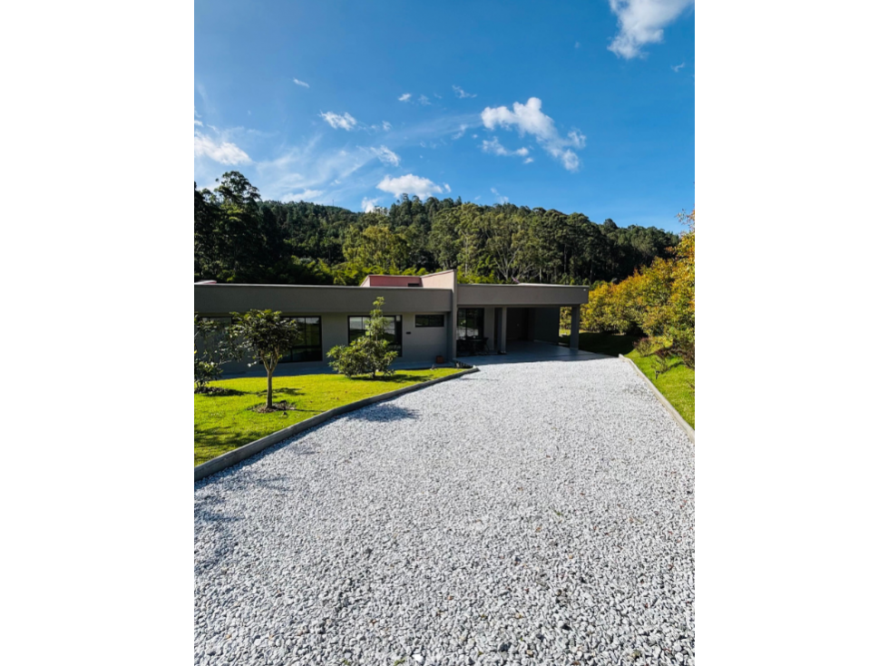 Vendo hermosa casa en Llanogrande