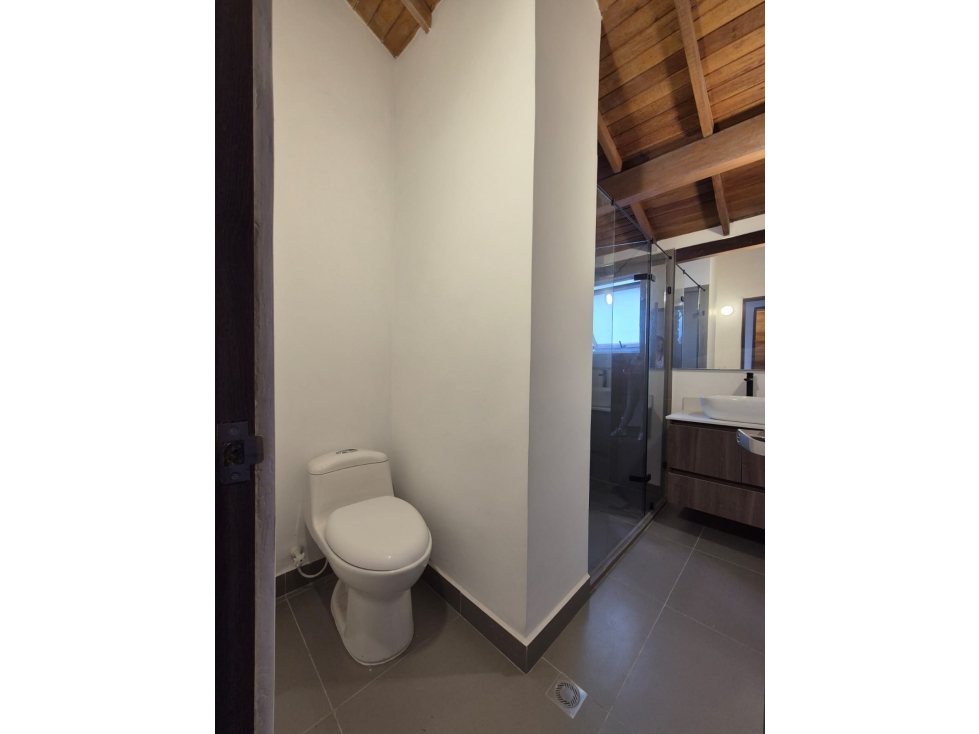 VENDO APARTAMENTO DUPLEX EN LAURELES, CERCA AL PRIMER PARQUE. — foto 3