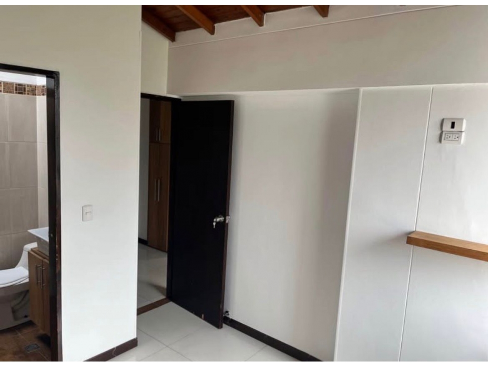 Apartamento en Venta en La Loma de los Bernal - Mall Gran via — foto 5